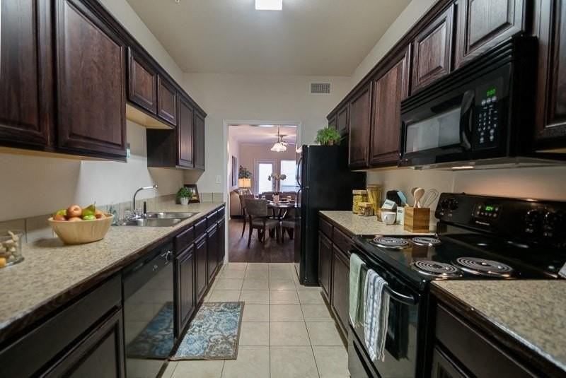 380 Solon Rd - Photo 6 of 12