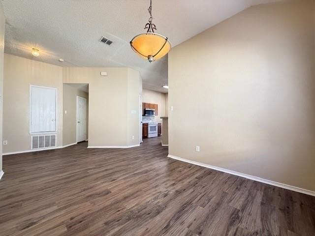 1107 Alexandria Dr - Photo 6 of 25