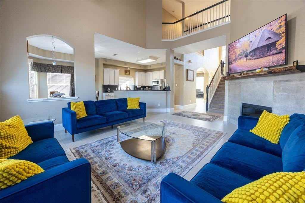 9216 Sterling Gate Dr - Photo 6 of 39