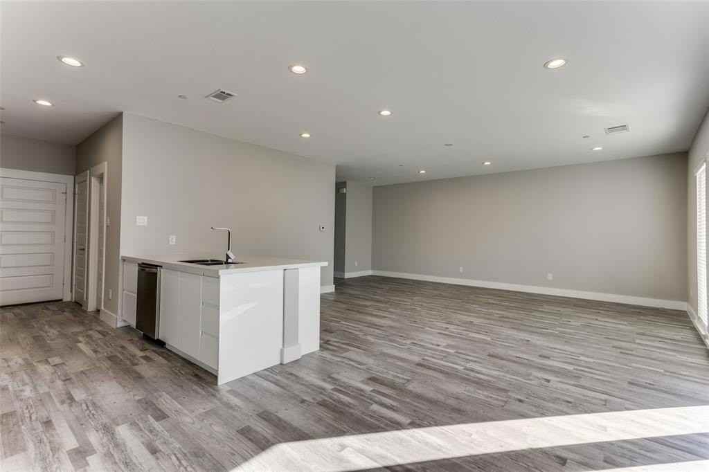 3017 Mayeda Cir - Photo 4 of 8