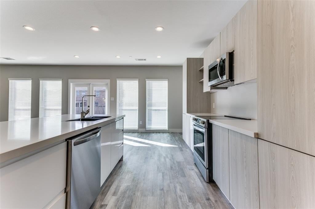 3049 Mayeda Cir - Photo 2 of 7