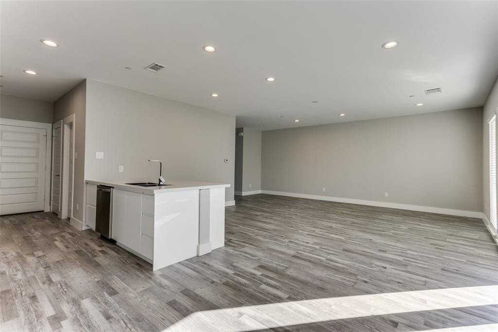 3049 Mayeda Cir - Photo 3 of 7