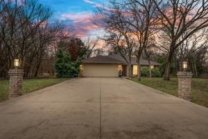featured image of 12213 Rolling Oaks Dr