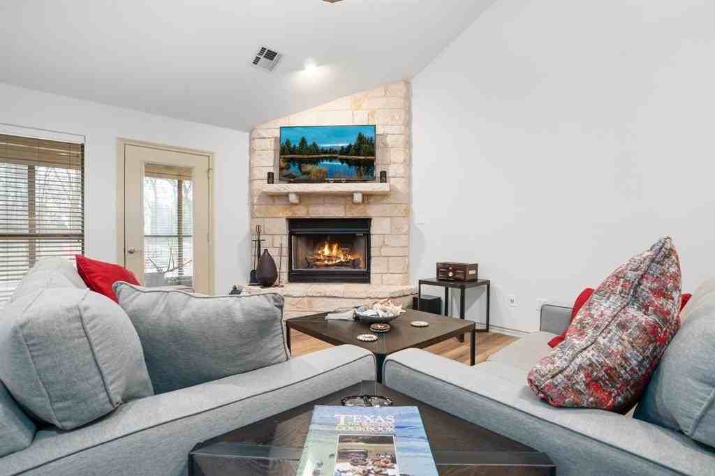 12213 Rolling Oaks Dr - Photo 4 of 30