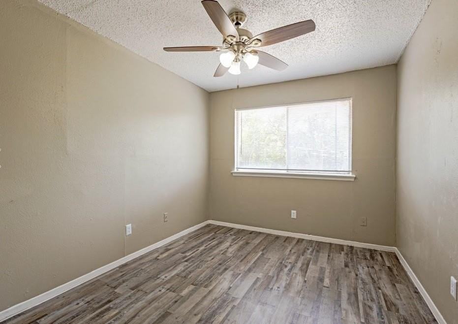 2910 Prichard Ln - Photo 4 of 8