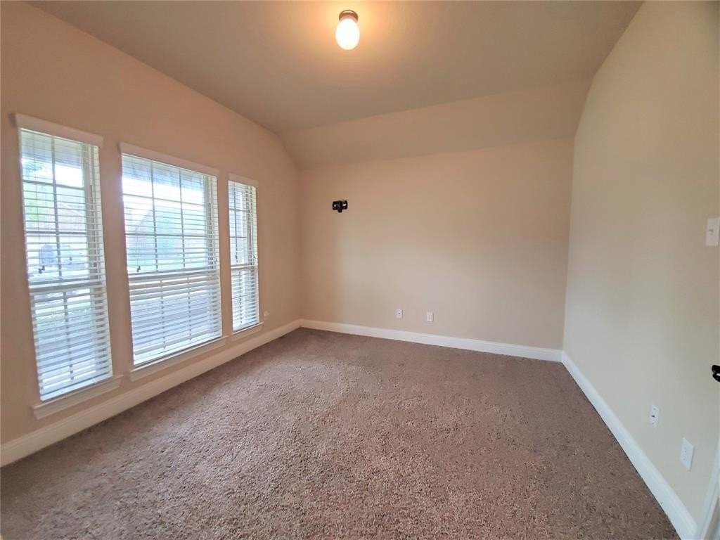 15924 Dorrington Dr - Photo 6 of 39