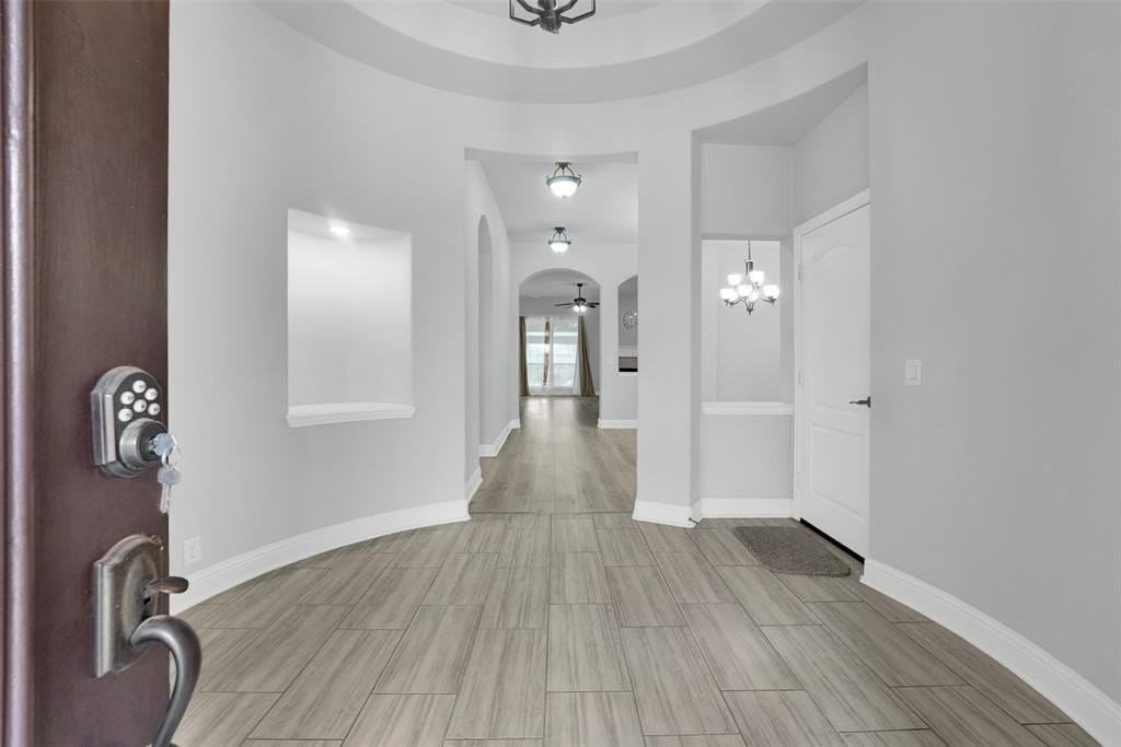 2617 Tinsley Dr - Photo 3 of 32