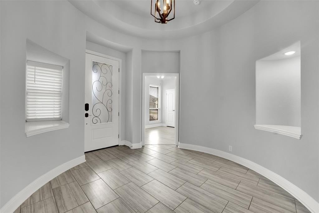 2617 Tinsley Dr - Photo 4 of 32