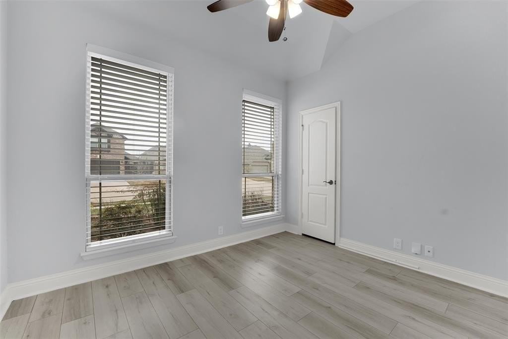 2617 Tinsley Dr - Photo 5 of 32