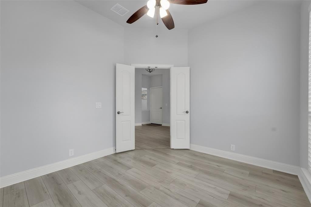 2617 Tinsley Dr - Photo 6 of 32