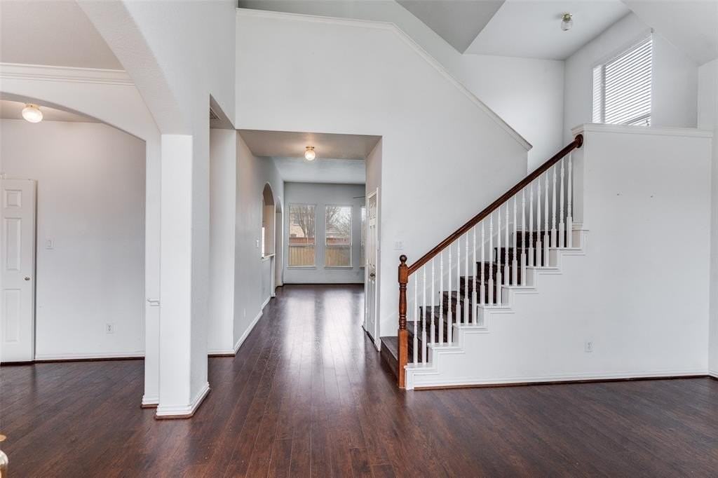 1617 Clarke Springs Dr - Photo 5 of 25