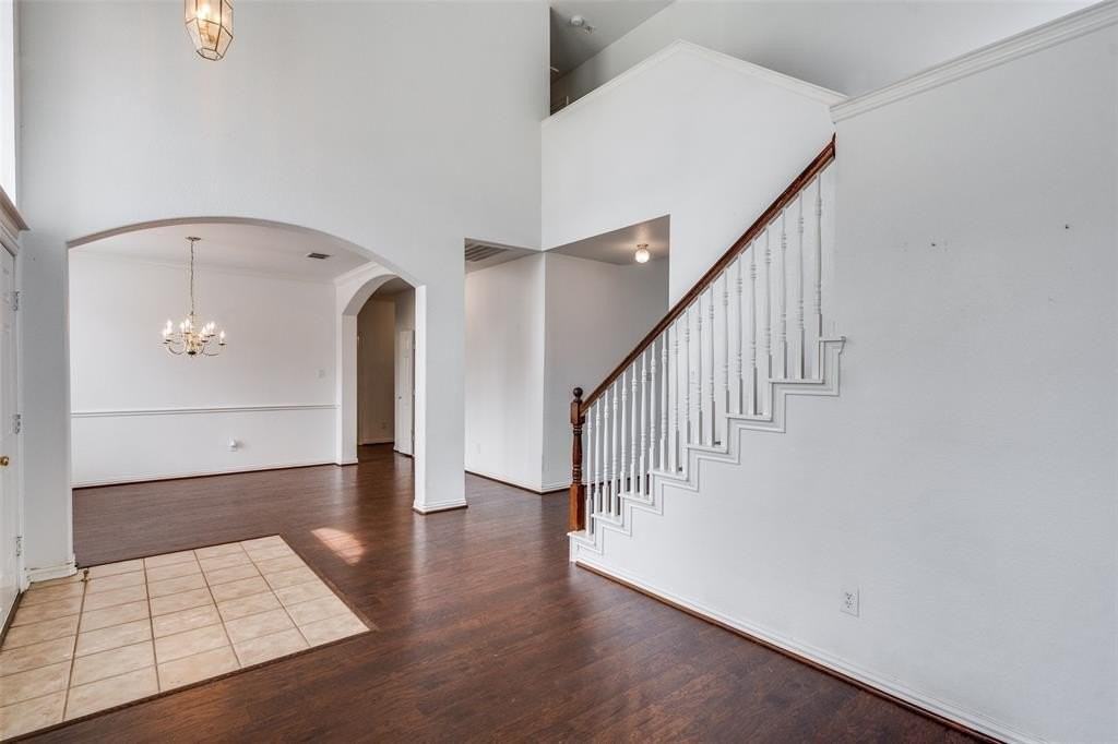 1617 Clarke Springs Dr - Photo 6 of 25