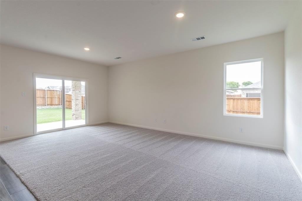 1888 Everglades Dr - Photo 2 of 33