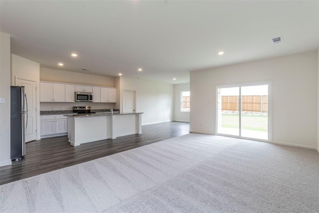 1888 Everglades Dr - Photo 3 of 33