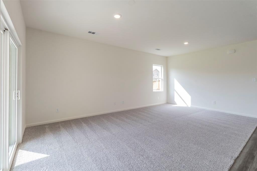 1888 Everglades Dr - Photo 5 of 33