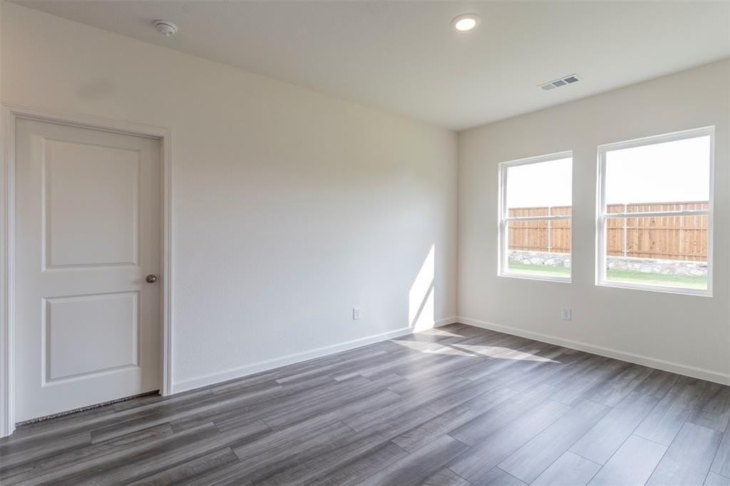 1888 Everglades Dr - Photo 7 of 33