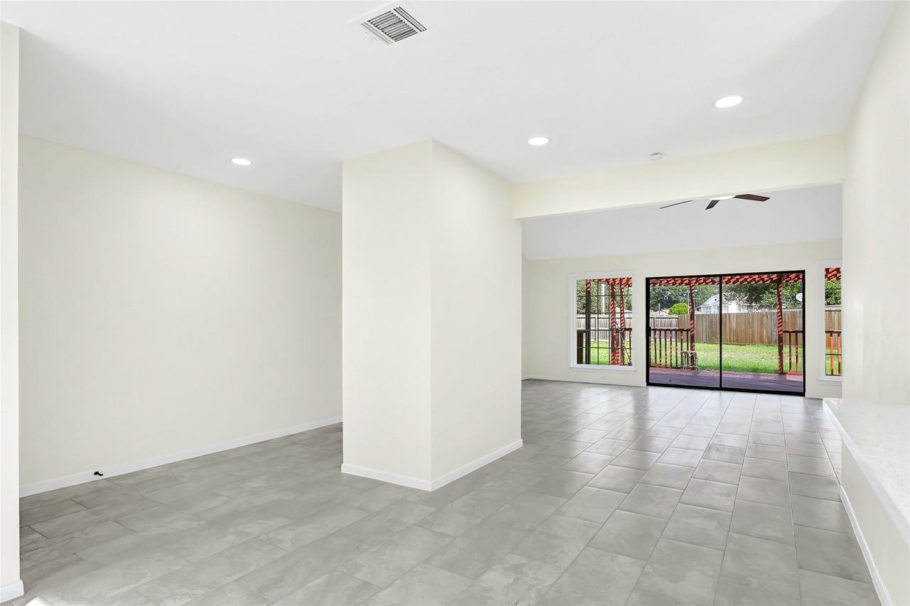 8726 Wildforest Dr - Photo 7 of 28