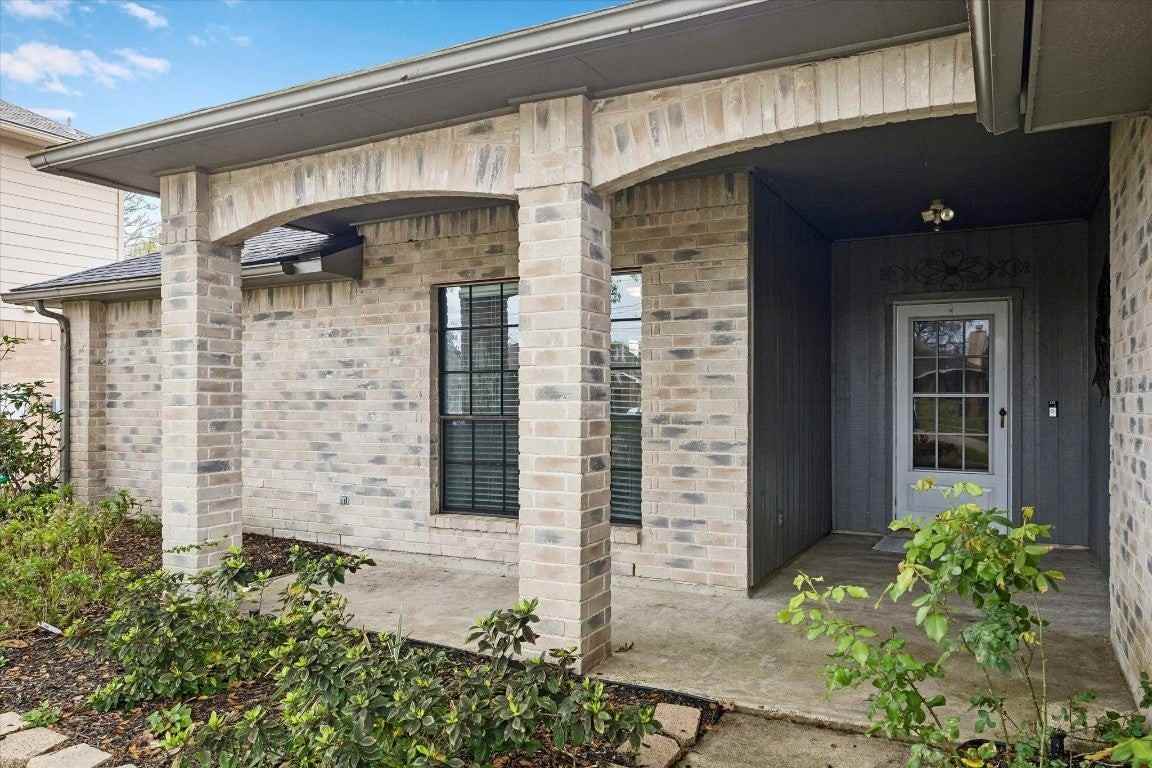 2209 Aberdeen Dr - Photo 2 of 15