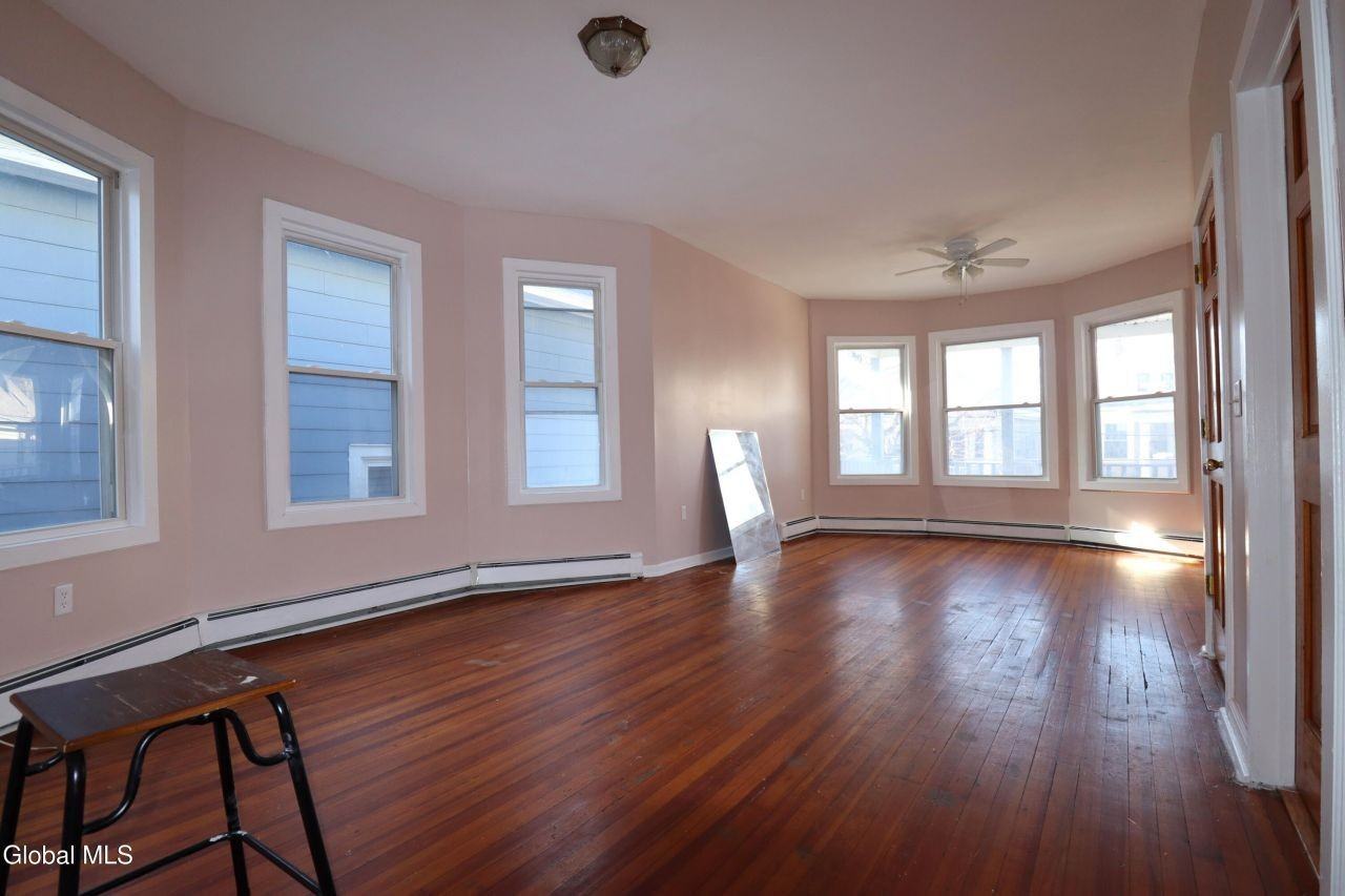 29 Morris St - Photo 4 of 29