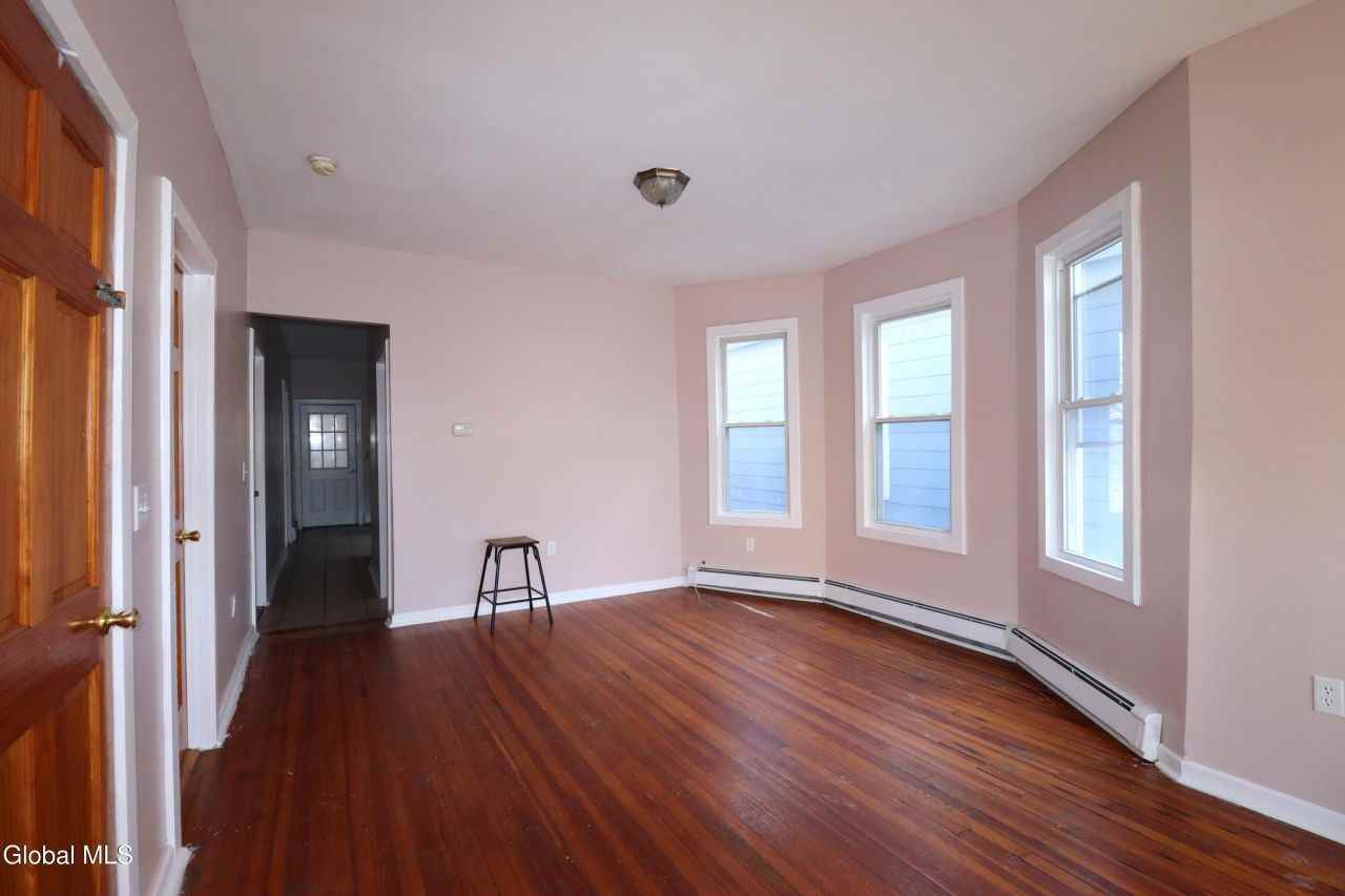 29 Morris St - Photo 7 of 29