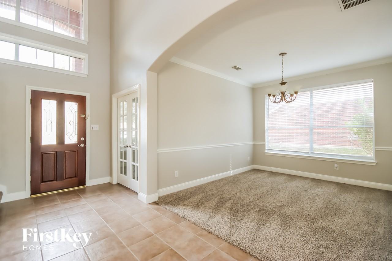 18103 Yellowstone Trl - Photo 5 of 15