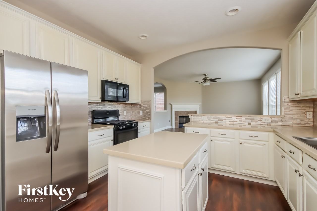 18103 Yellowstone Trl - Photo 7 of 15