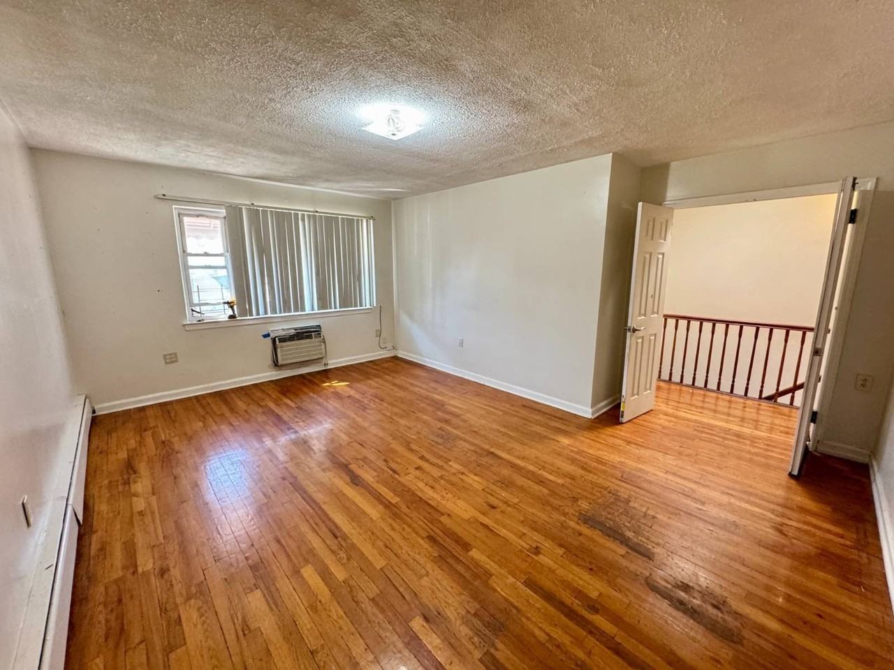 526 Underhill Ave #2F - Photo 2 of 12