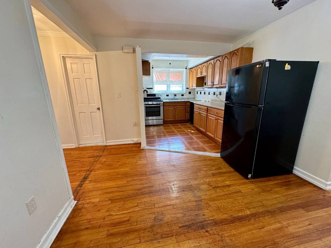 526 Underhill Ave #2F - Photo 5 of 12