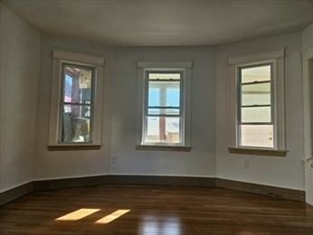 9 Victoria St Unit 1 - Photo 5 of 5