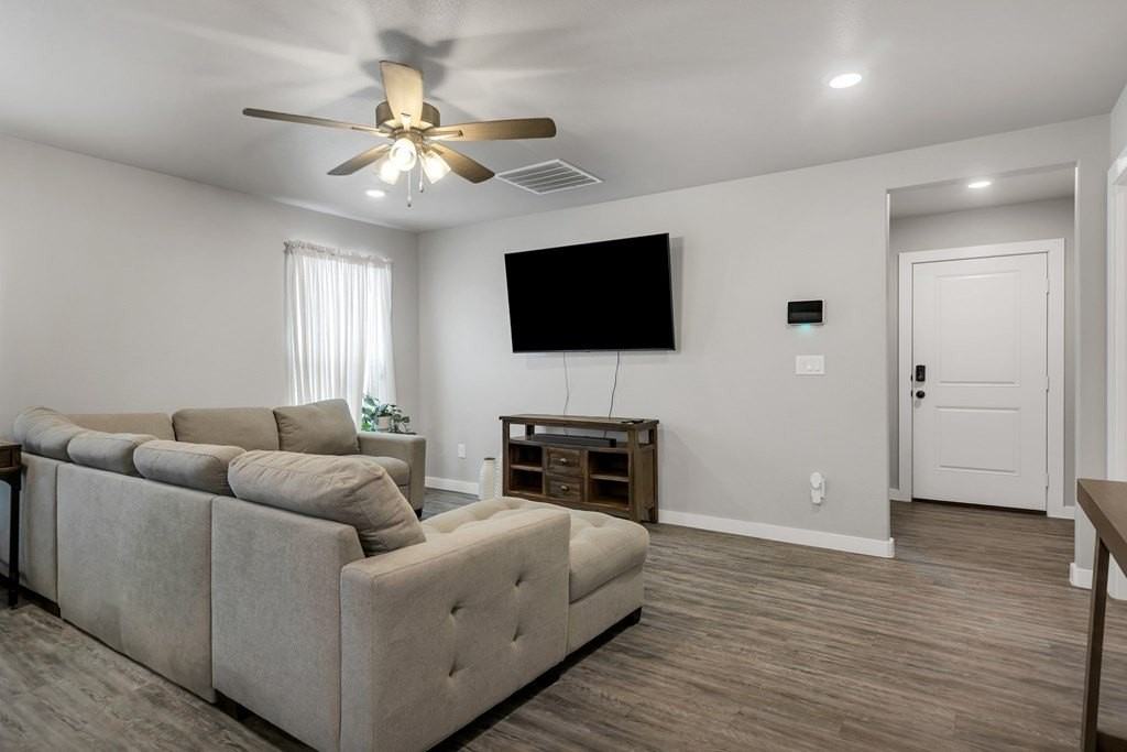 2 Maverick Dr - Photo 5 of 17