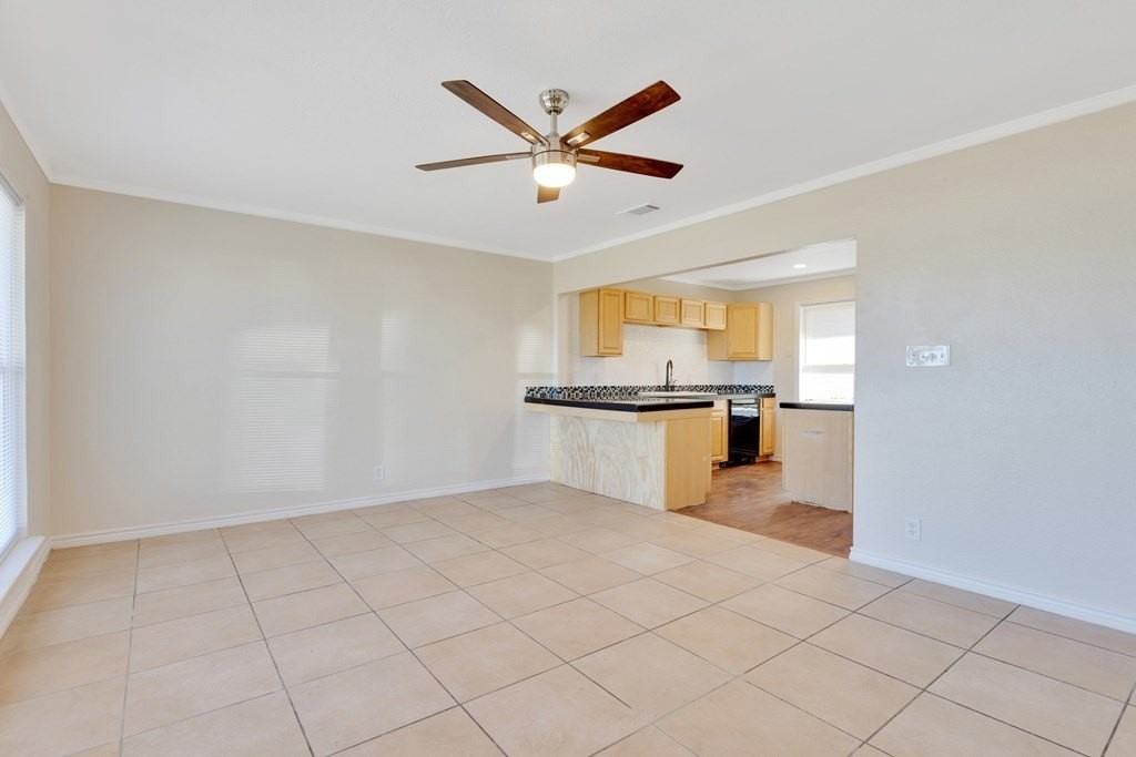 3704 Travis Ave - Photo 4 of 16