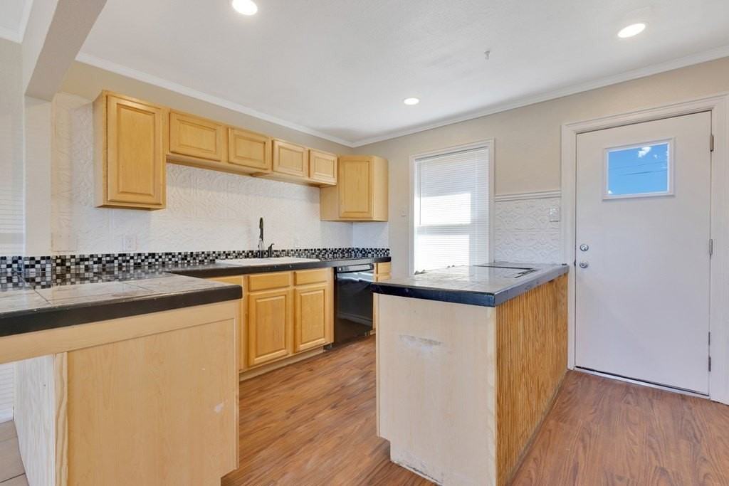 3704 Travis Ave - Photo 5 of 16