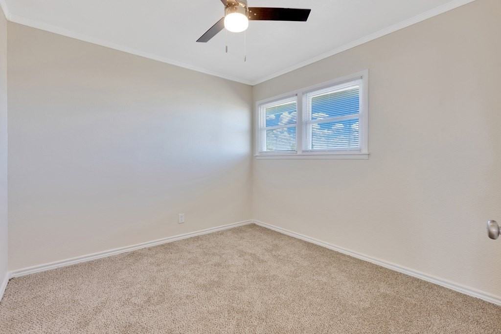 3704 Travis Ave - Photo 6 of 16