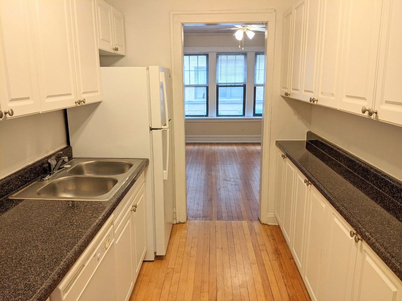 925 Forest Ave #29-2W - Photo 4 of 8