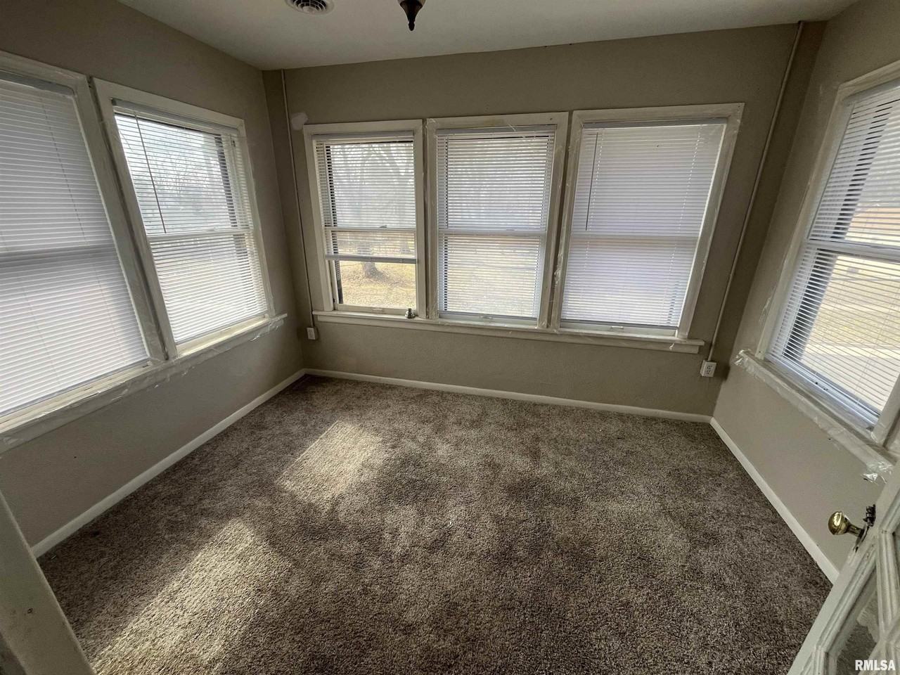 506 Caroline St Apt B - Photo 3 of 13