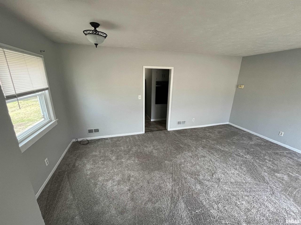 2626 W Heading Ave - Photo 2 of 27