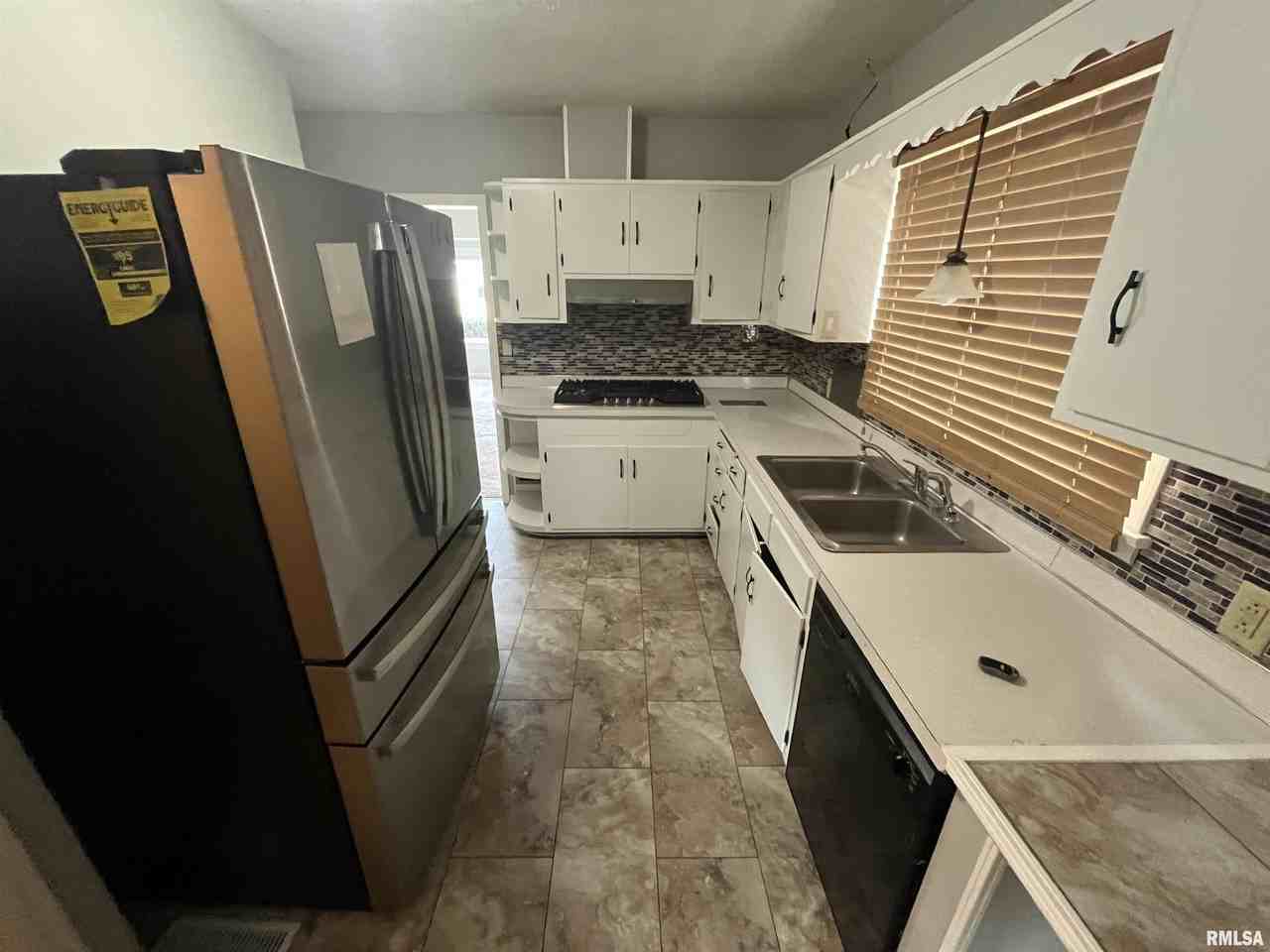 2626 W Heading Ave - Photo 7 of 27