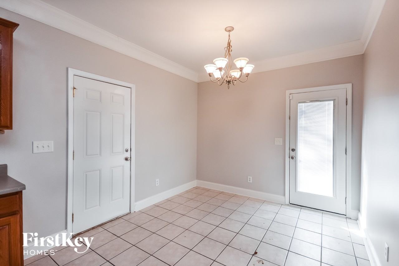 4611 River Rd - Photo 4 of 15