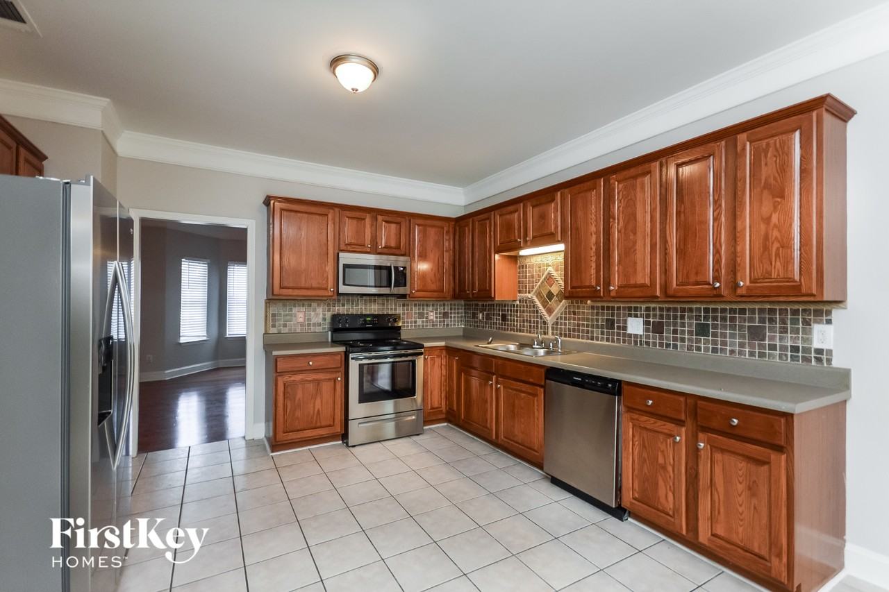 4611 River Rd - Photo 5 of 15