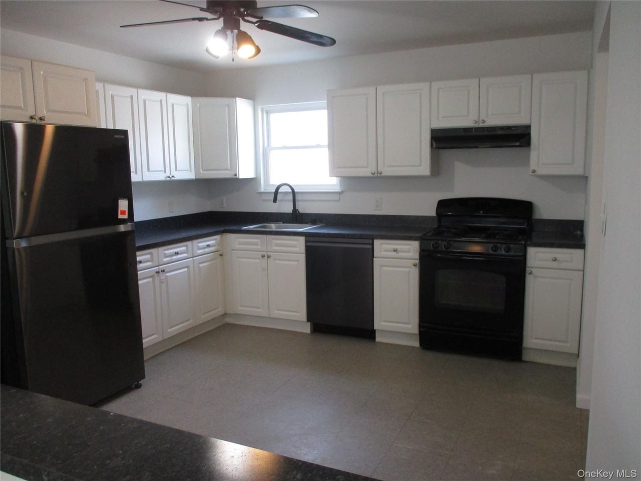414 E Harrison St - Photo 7 of 21