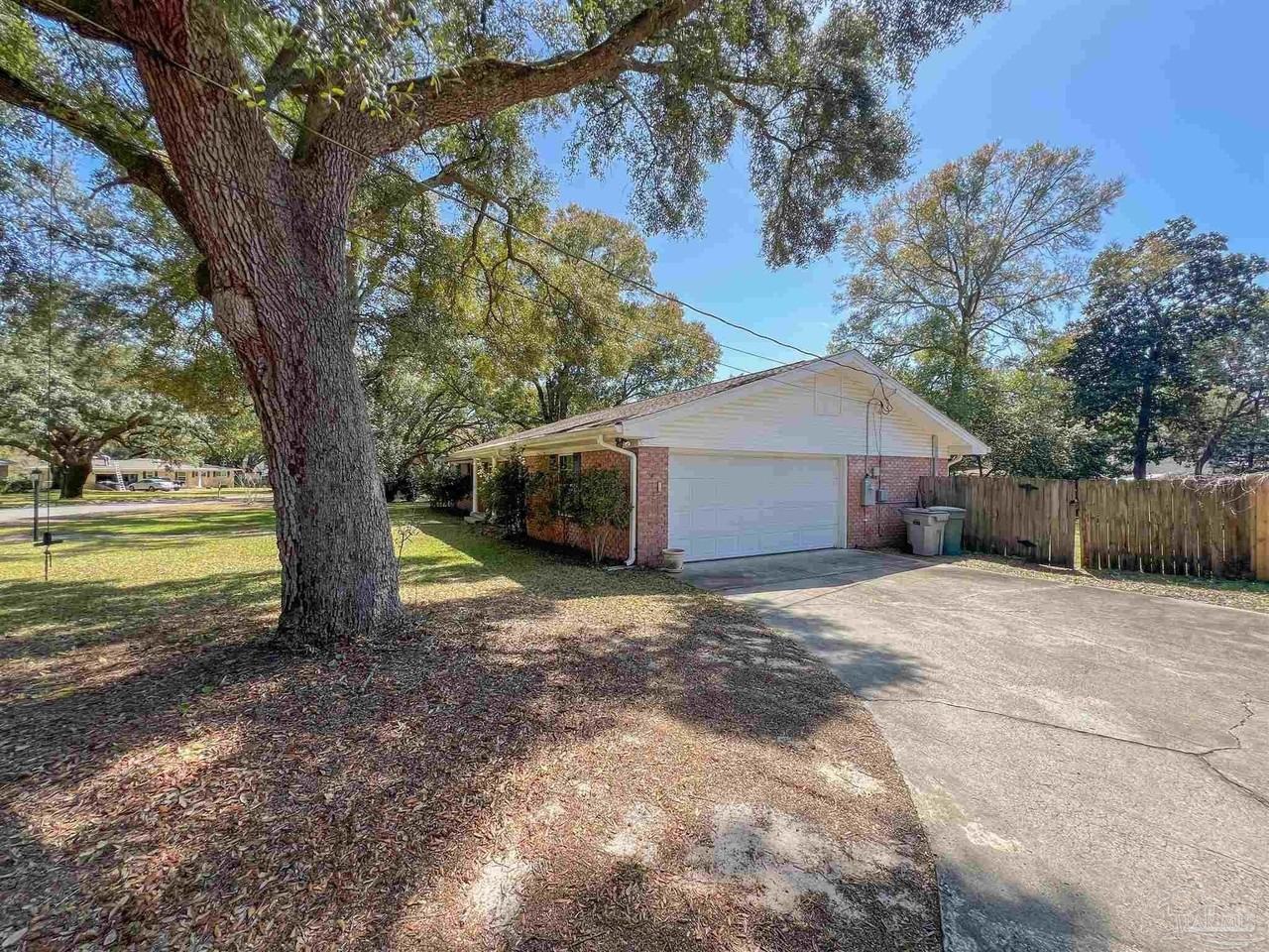 11 Gunn Cir - Photo 2 of 30