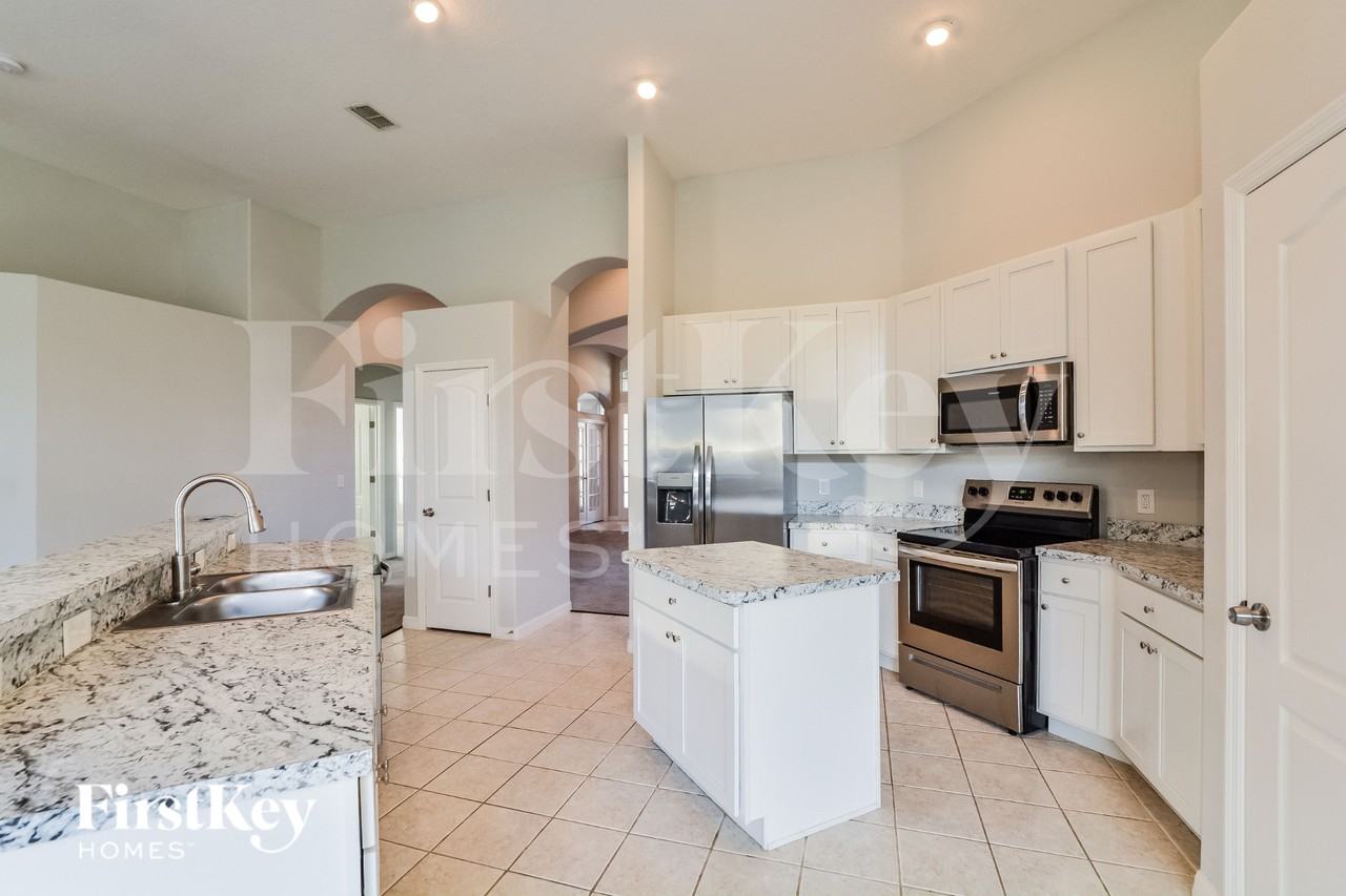 13856 Magnolia Glen Cir - Photo 5 of 15