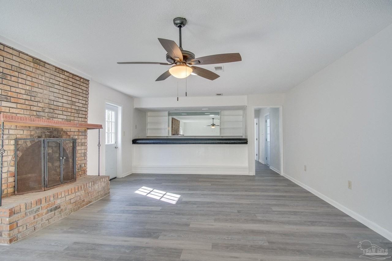 4725 Clara St - Photo 5 of 27