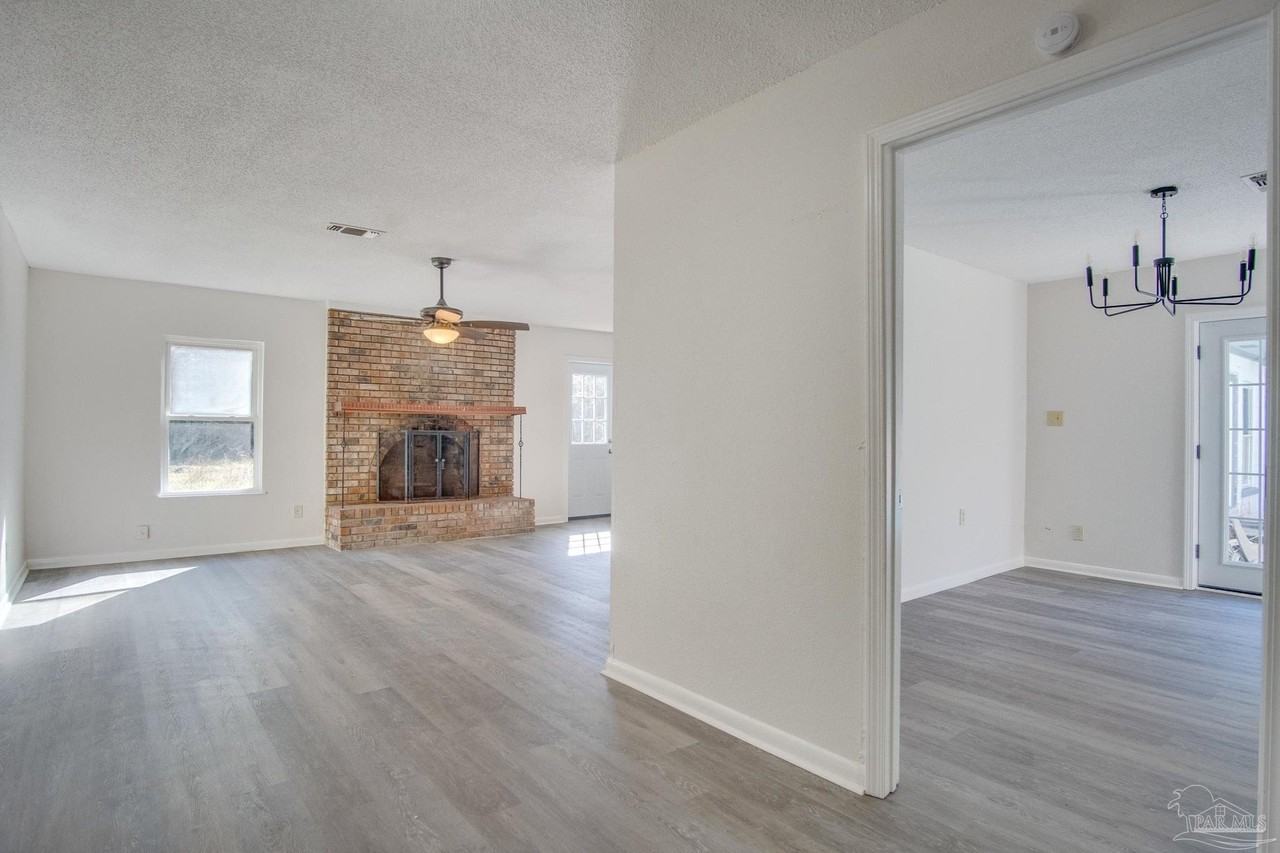 4725 Clara St - Photo 6 of 27