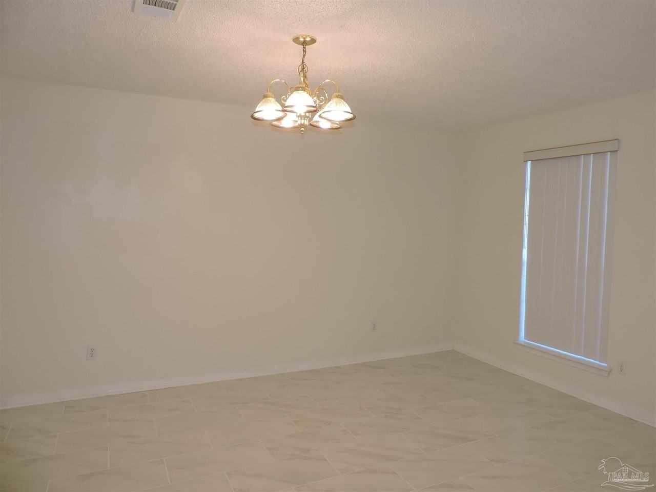 1913 Gulf Bay Ln - Photo 4 of 34