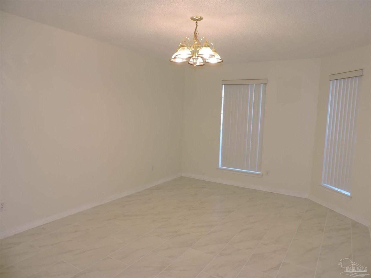 1913 Gulf Bay Ln - Photo 5 of 34