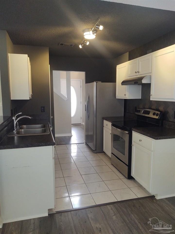 6351 Cottage Woods Dr - Photo 2 of 14