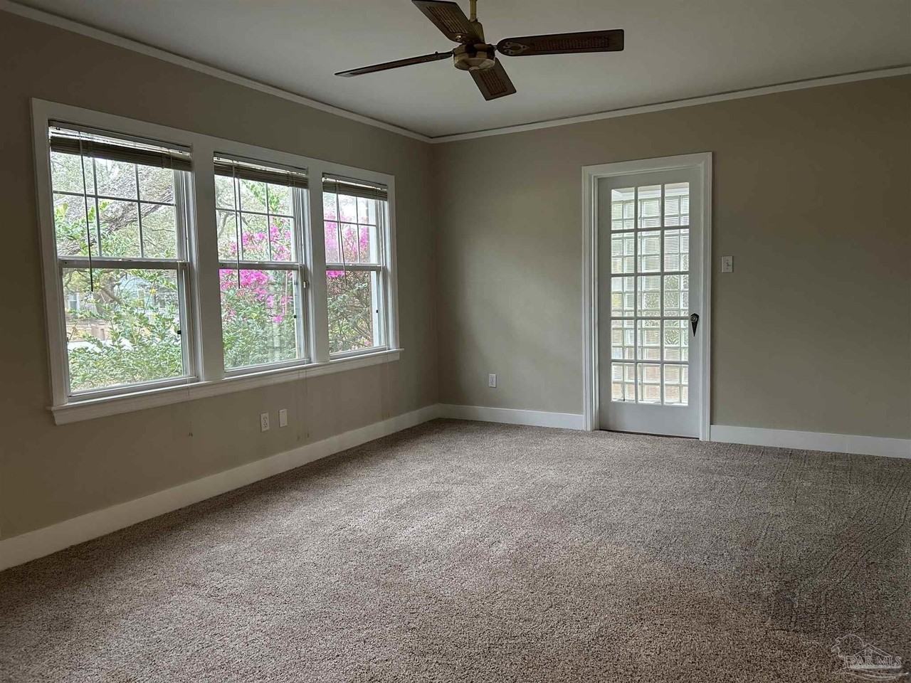 1701 E Bobe St - Photo 2 of 25