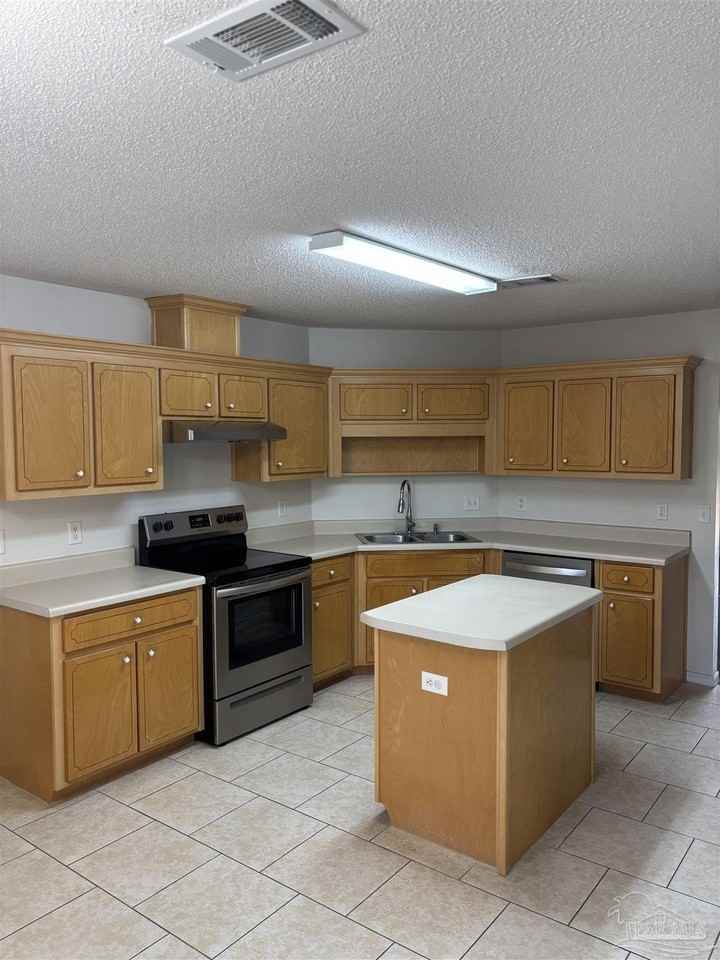 5687 Sweet Birch Ln - Photo 3 of 23