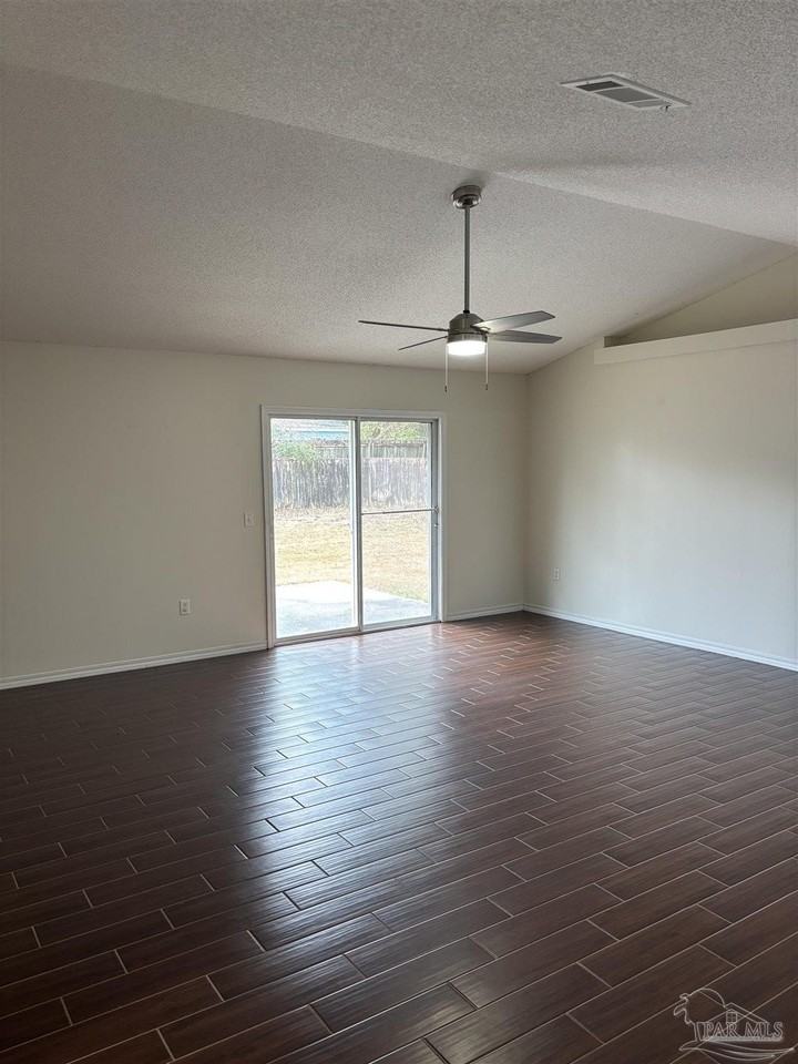 5687 Sweet Birch Ln - Photo 7 of 23